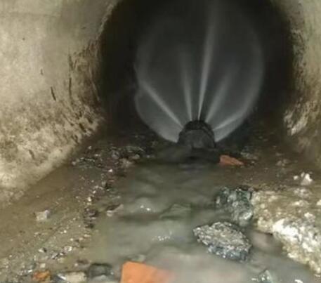 乌拉特前市政管道清淤