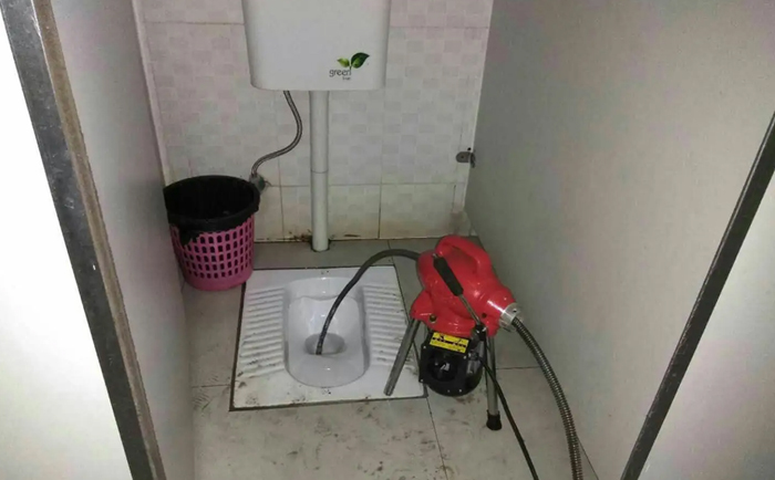 乌拉特前蹲便疏通