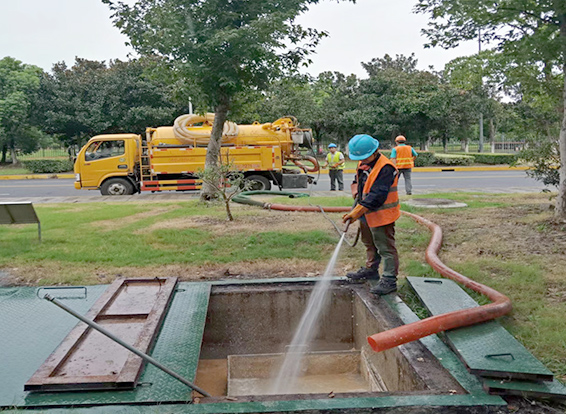 乌拉特前化油池清理